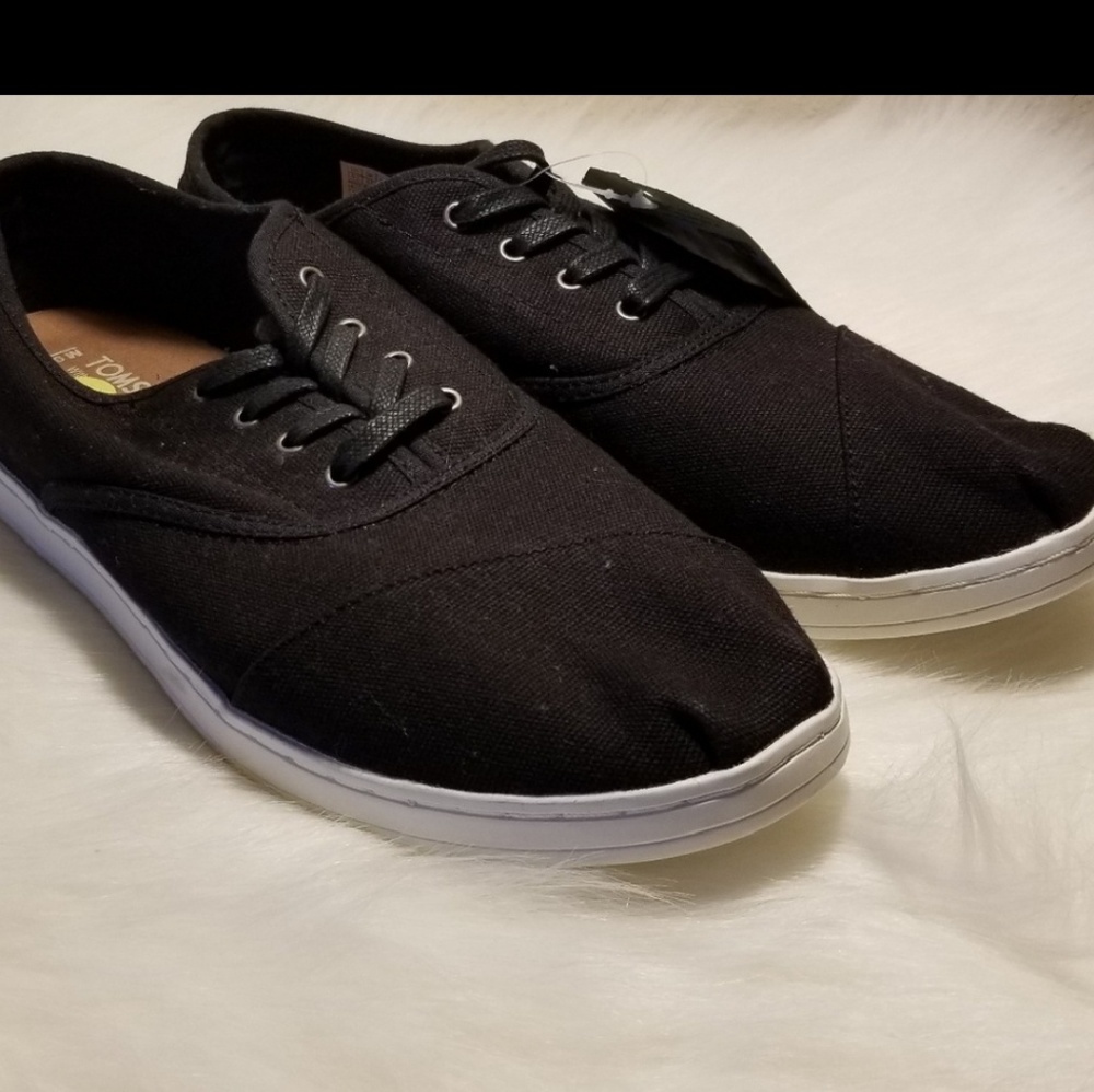 Toms New, size 9.5